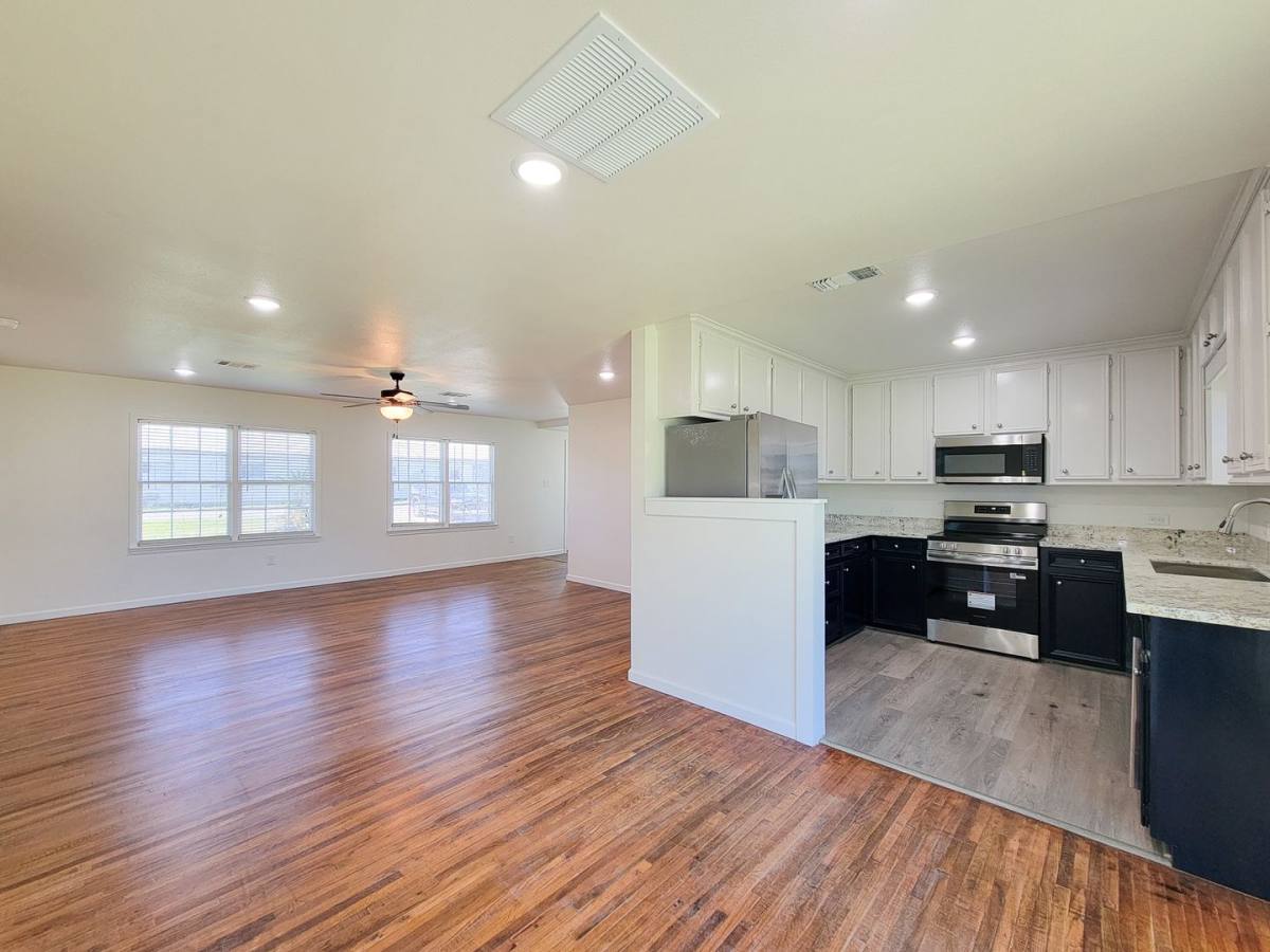 House for rent at 413 S Market St, Brazoria, TX 77422