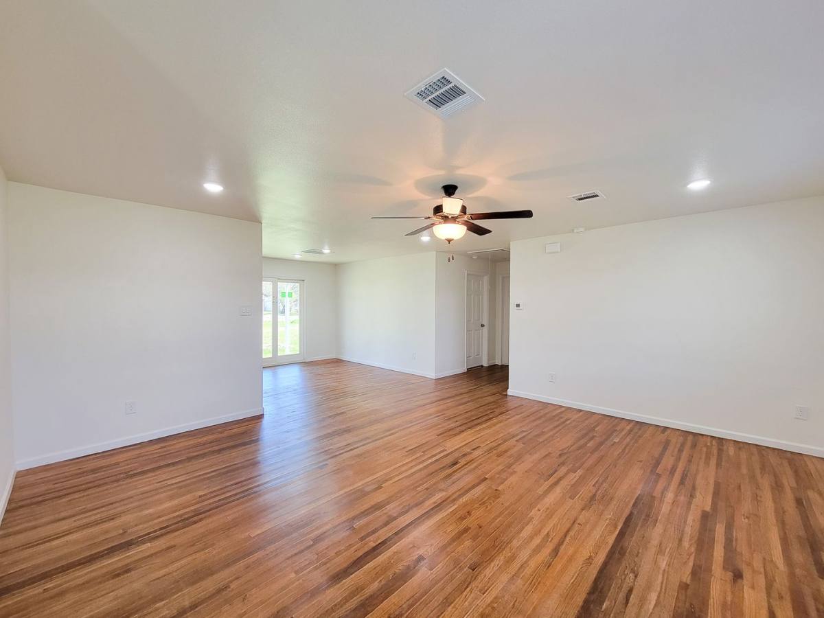 House for rent at 413 S Market St, Brazoria, TX 77422