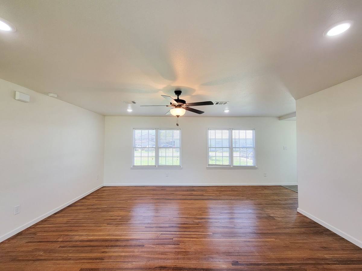 House for rent at 413 S Market St, Brazoria, TX 77422