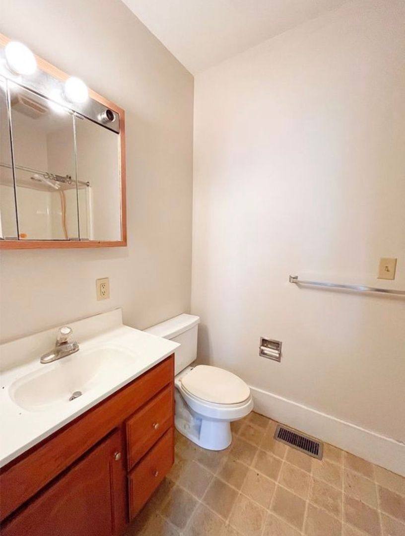Apartment for rent at 911 N 10th St #4, Lafayette, IN 47904