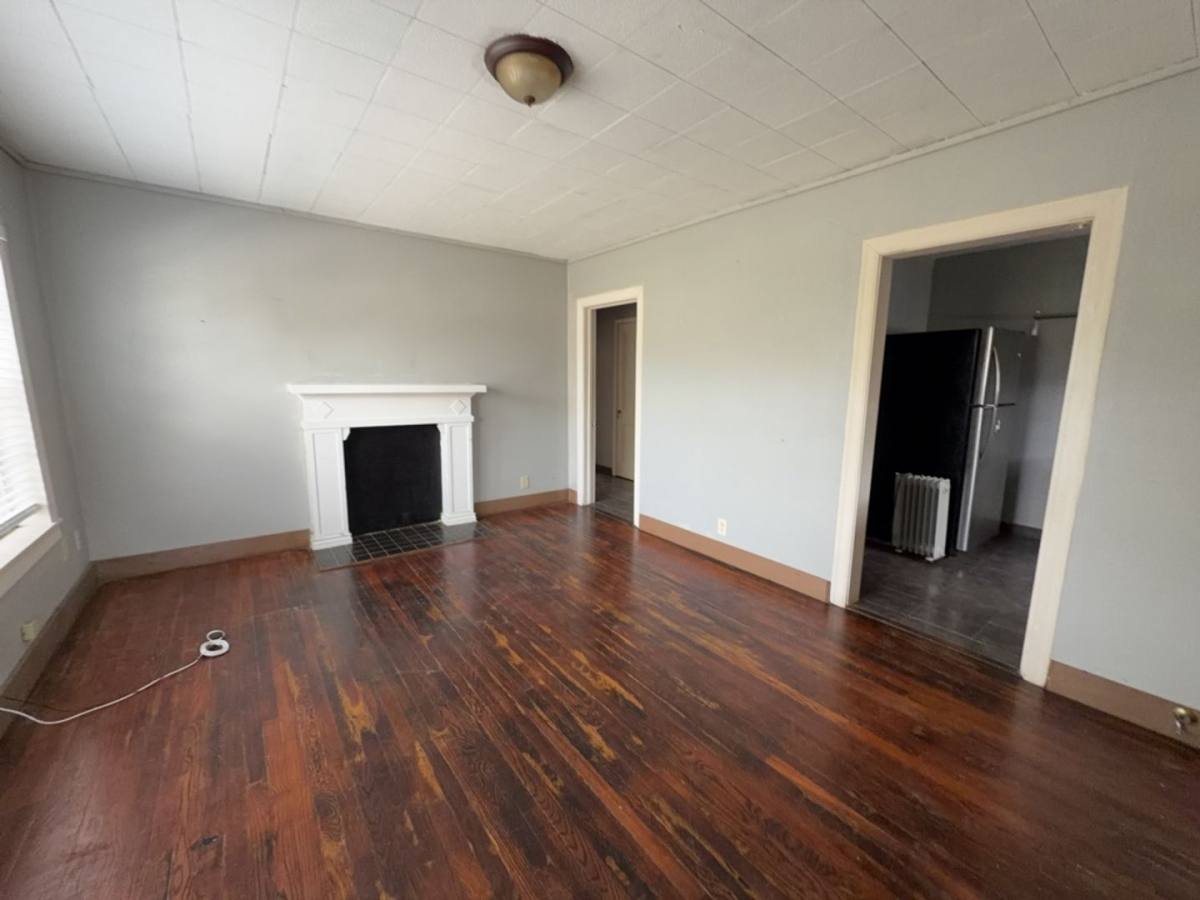 Apartment for rent at 1552 Lombardy St, Houston, TX 77023