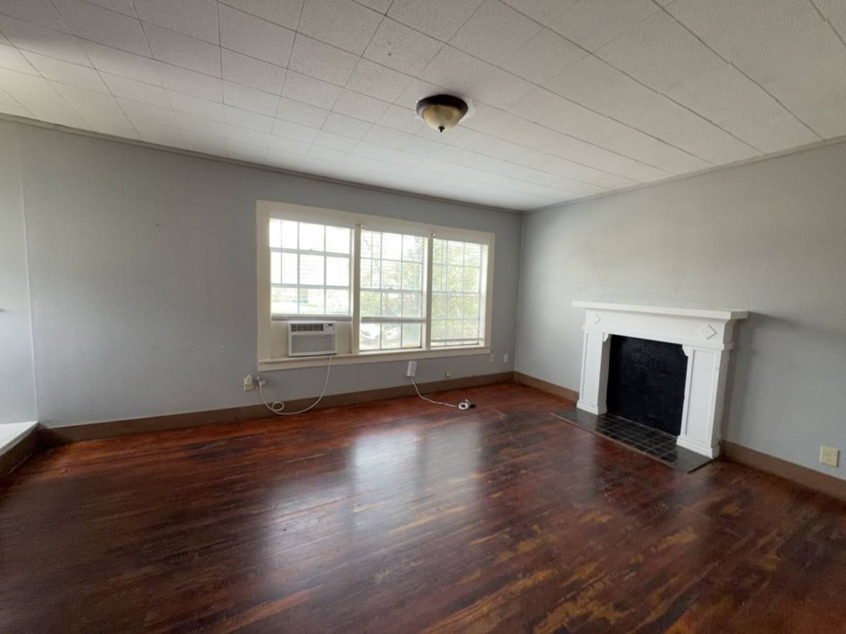 Apartment for rent at 1552 Lombardy St, Houston, TX 77023