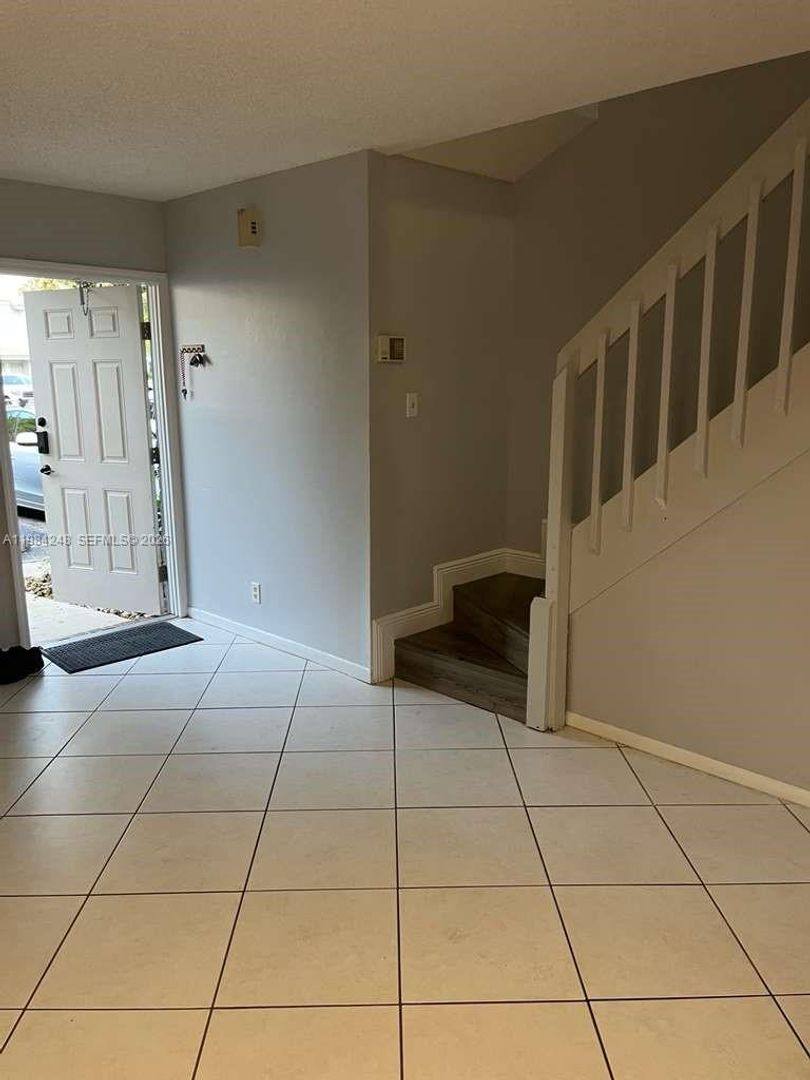 Townhouse for rent at 9787 Riverside Dr 62-4, Coral Springs, FL 33071