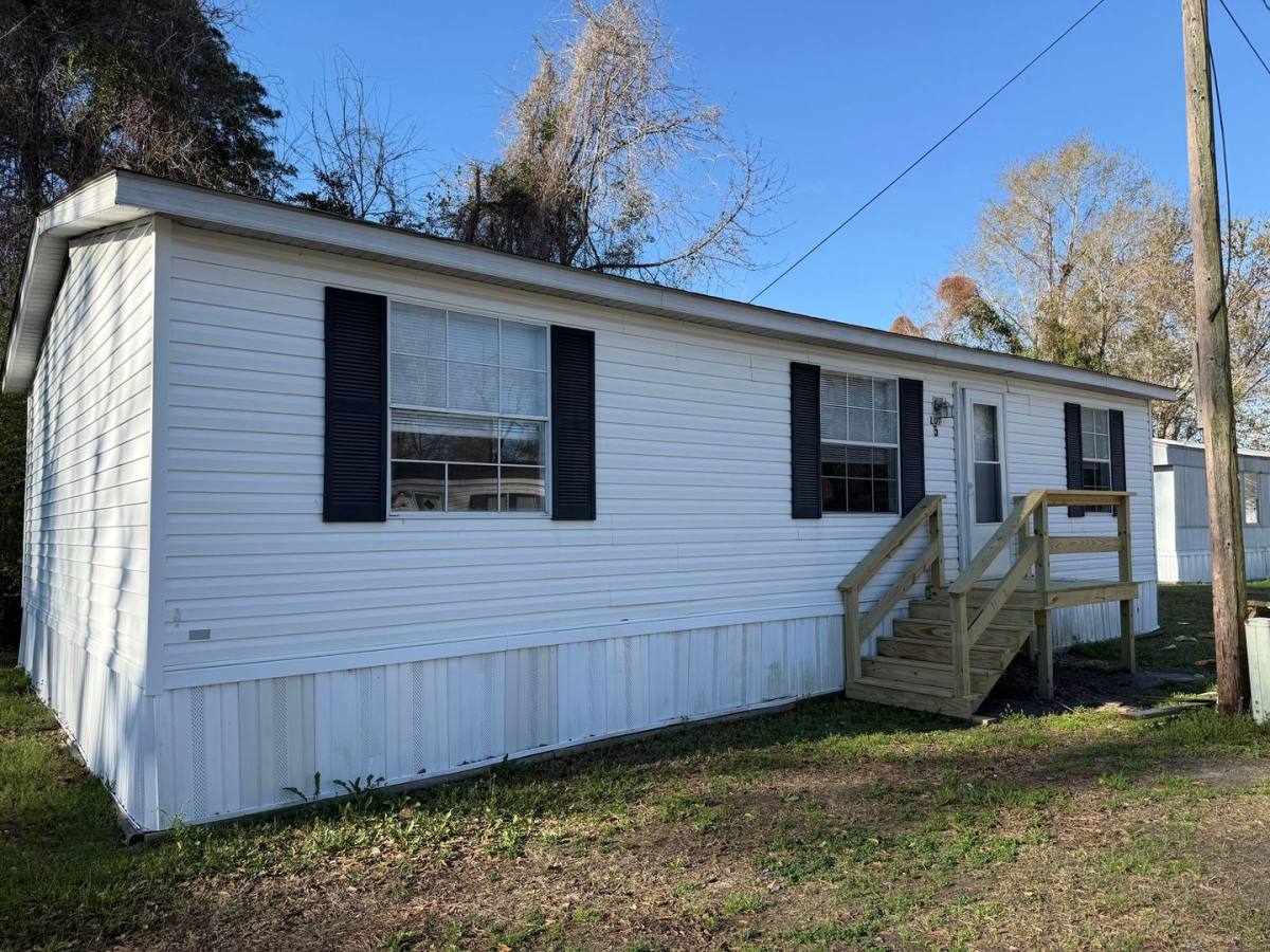 House for rent at 113 Barbour Rd, Hubert, NC 28539