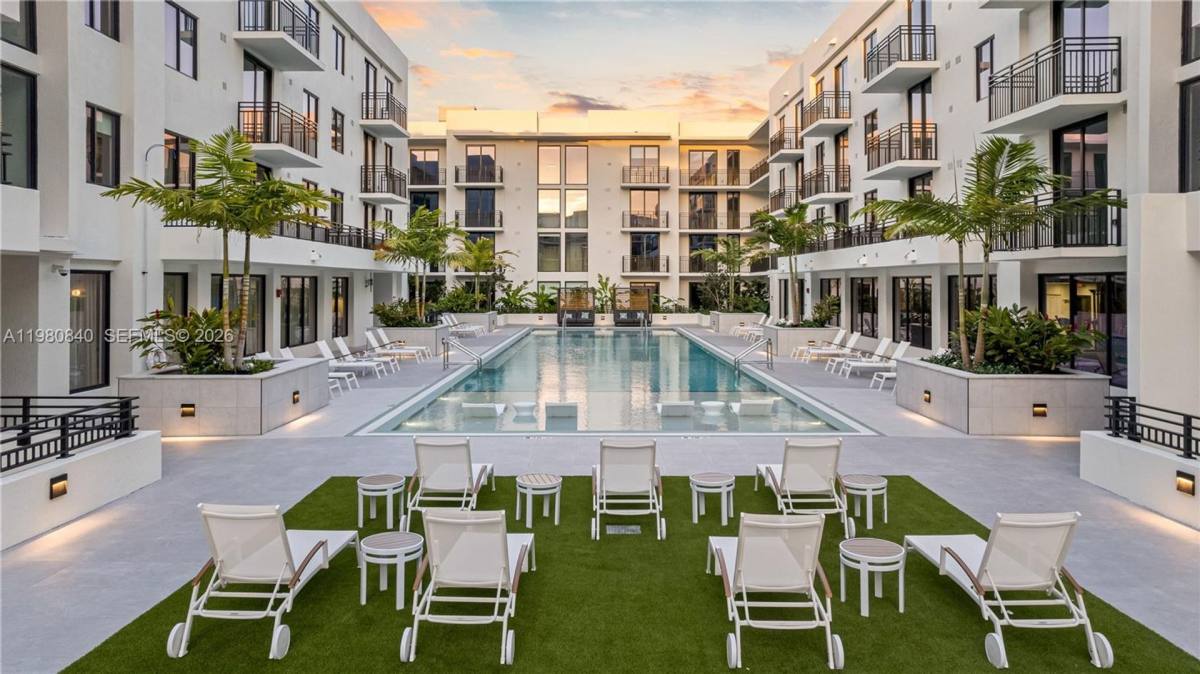 Apartment for rent at 4 N Federal Highway 520, Dania, FL 33004