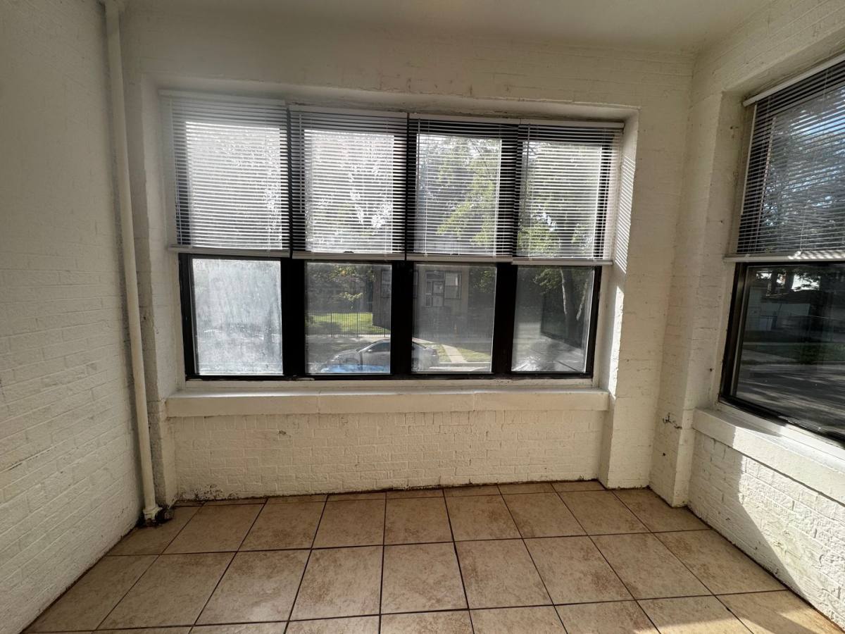 Apartment for rent at 7654-58 S Marquette Ave 2664-66 E, Chicago, IL 60649