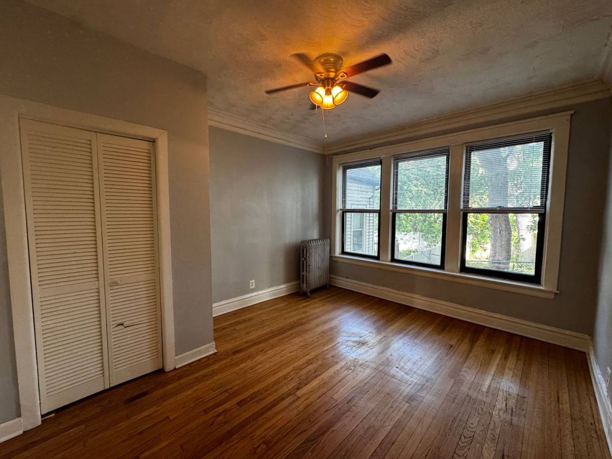 Apartment for rent at 7654-58 S Marquette Ave 2664-66 E, Chicago, IL 60649