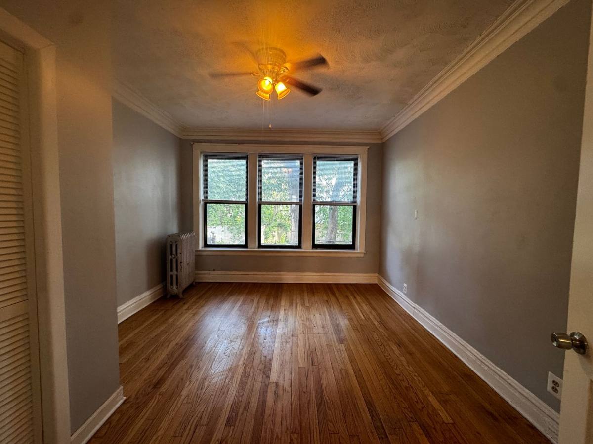 Apartment for rent at 7654-58 S Marquette Ave 2664-66 E, Chicago, IL 60649