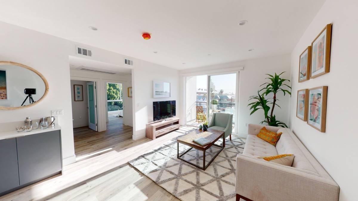 Apartment for rent at 14540 Erwin St, Van Nuys, CA 91411