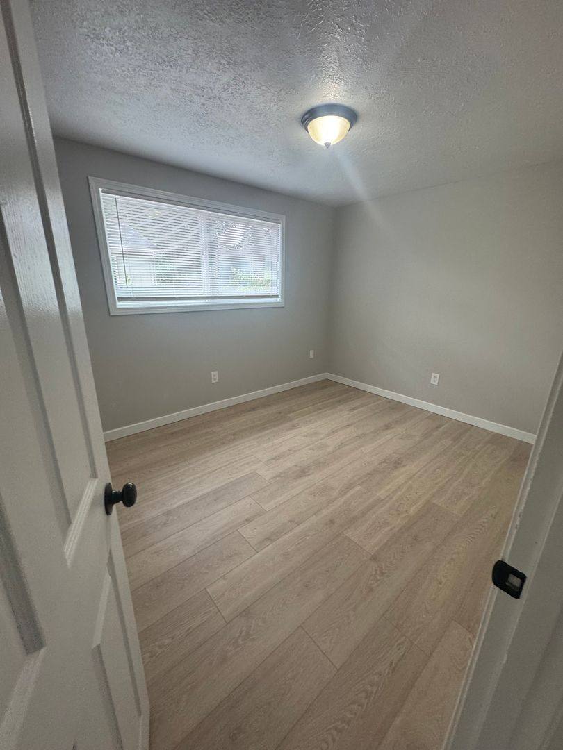 Apartment for rent at 2015-2095 Debbie Way NE, Salem, OR 97301