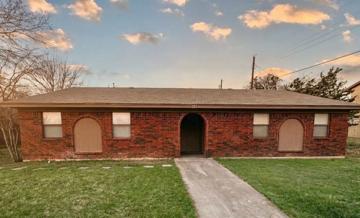 Apartment for rent at 811 N 5th St, Copperas Cove, TX 76522