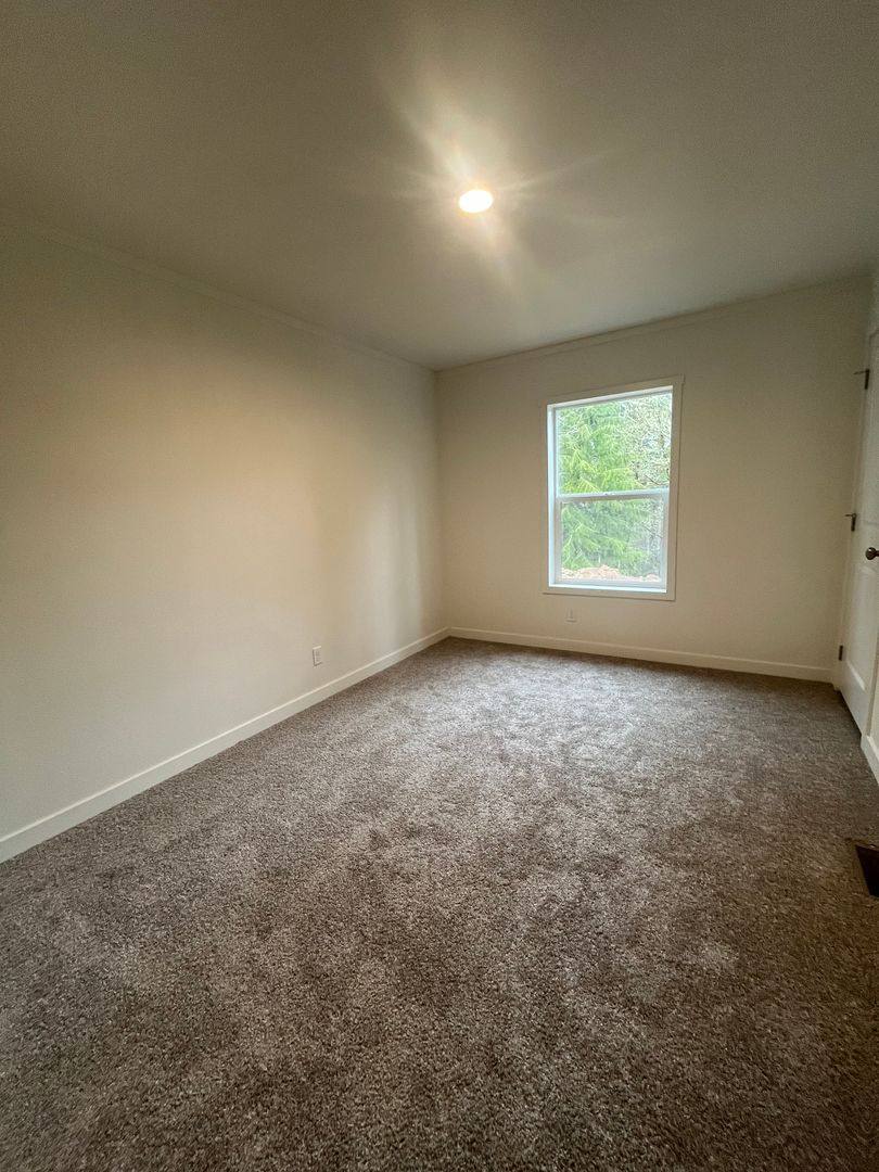 House for rent at 90686 Poodle Creek Rd, Noti, OR 97461