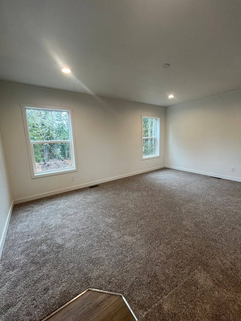 House for rent at 90686 Poodle Creek Rd, Noti, OR 97461