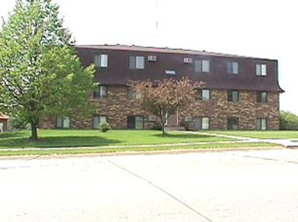Apartment for rent at 1305 Sunset St, Iowa City, IA 52246