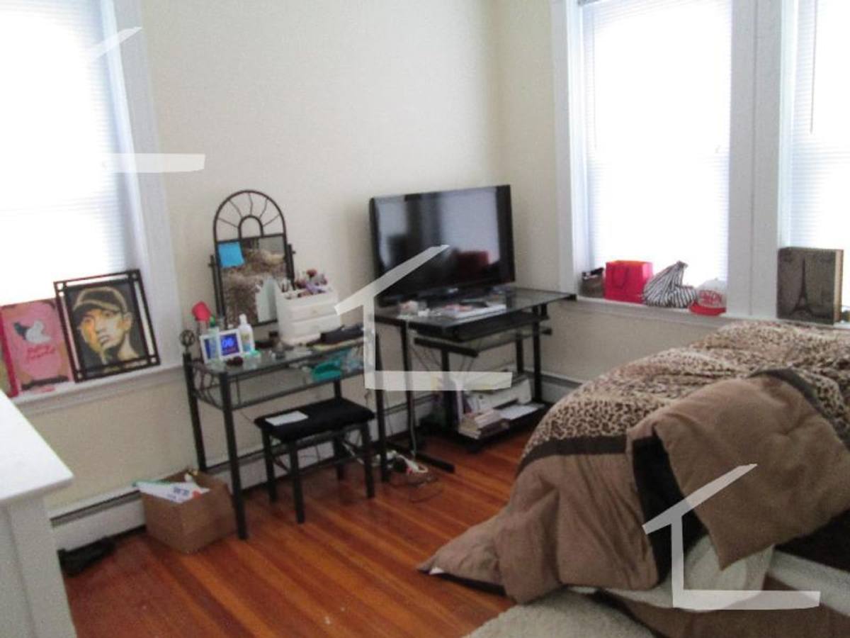 Apartment for rent at 94 Pleasant St #5, Brookline, MA 02446