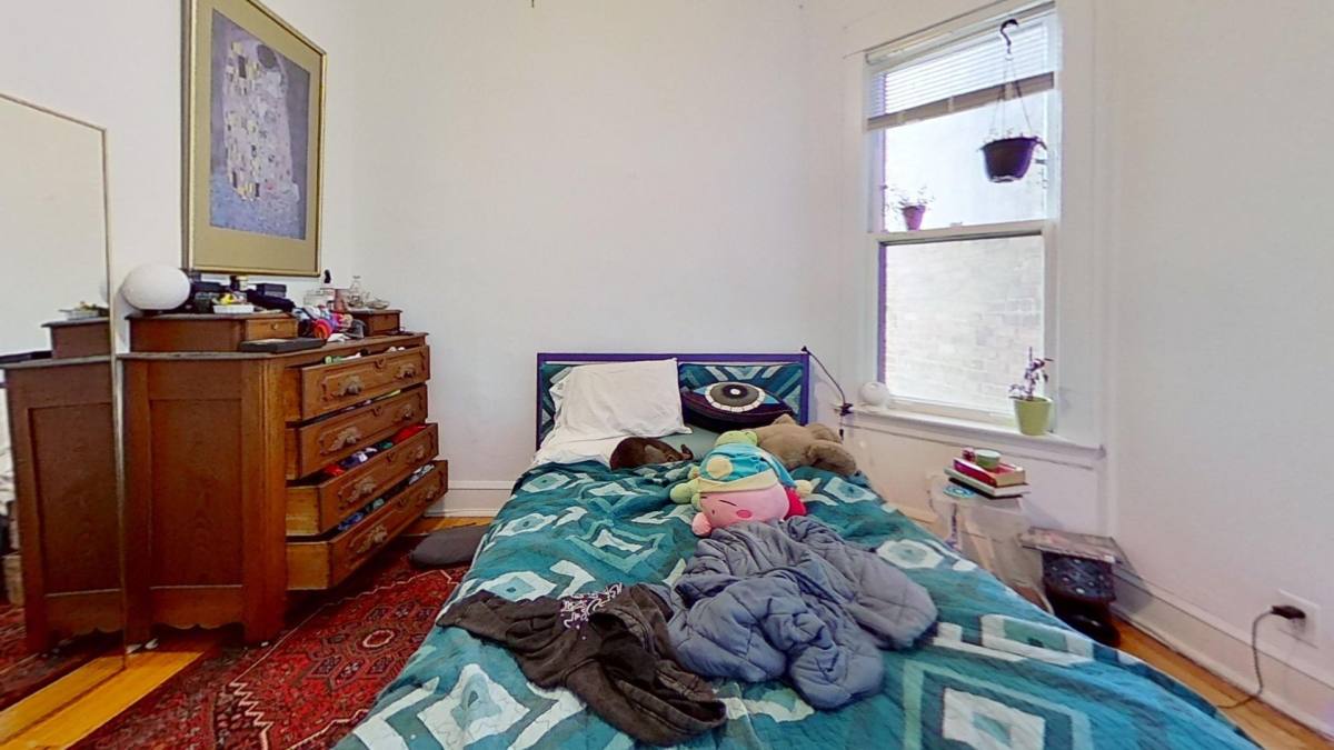Apartment for rent at 859 W Oakdale Ave, Chicago, IL 60657