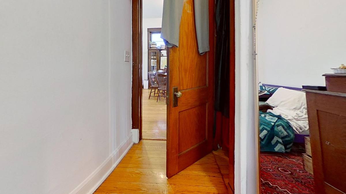 Apartment for rent at 859 W Oakdale Ave, Chicago, IL 60657