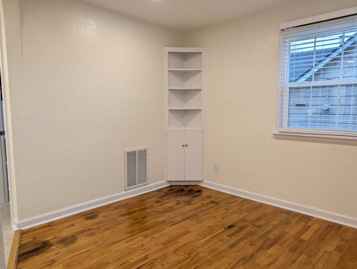 House for rent at 1002 S 12th St, Mount Vernon, WA 98274