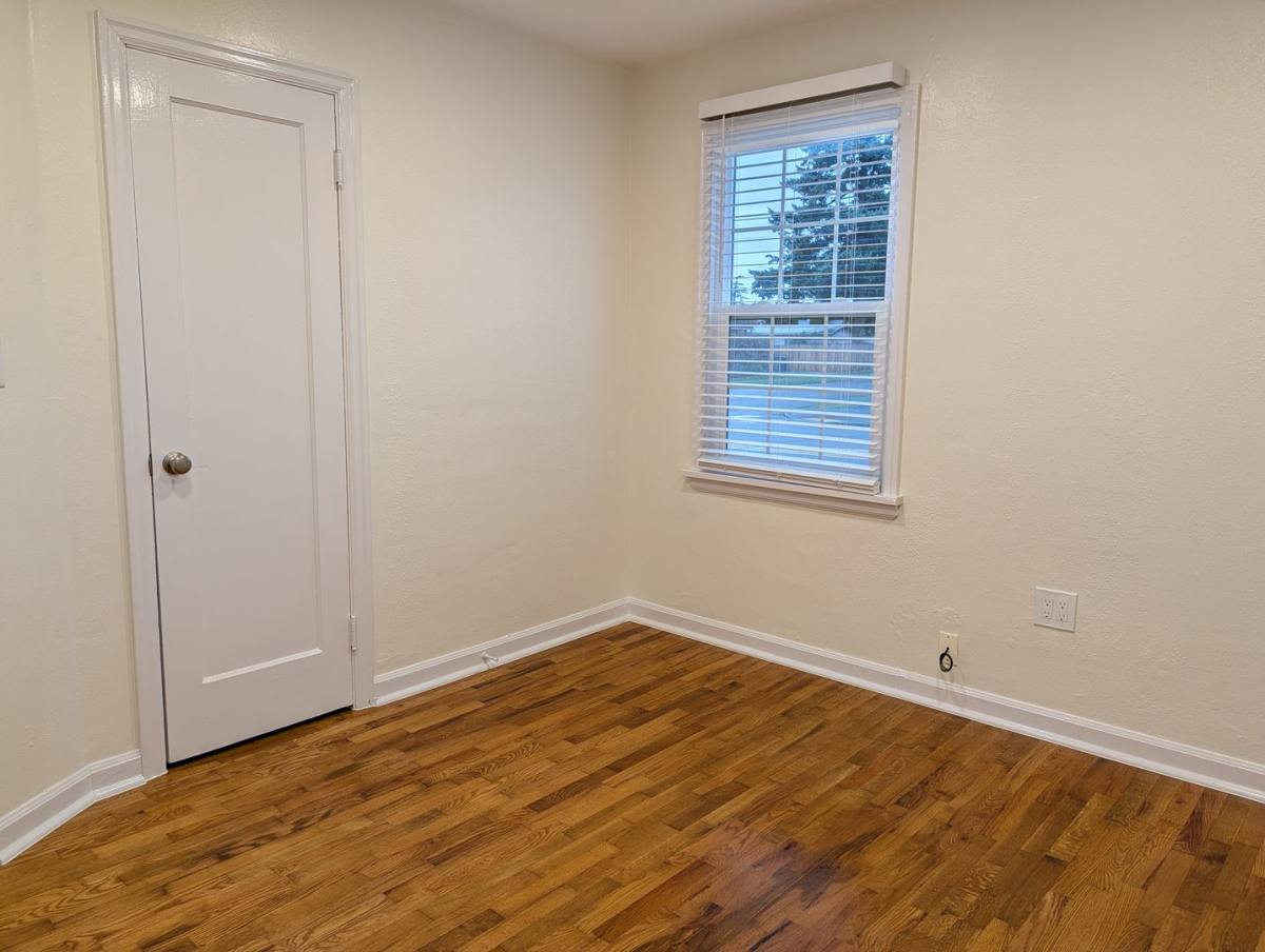 House for rent at 1002 S 12th St, Mount Vernon, WA 98274