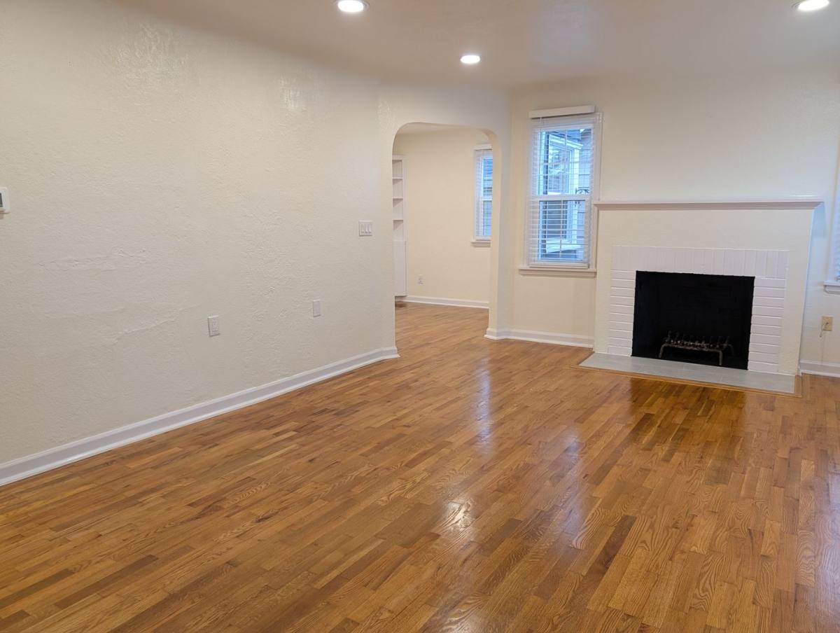 House for rent at 1002 S 12th St, Mount Vernon, WA 98274