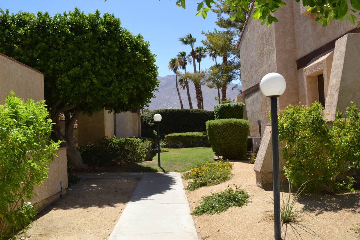 Apartment for rent at 2636 N Indian Canyon Dr, Palm Springs, CA 92262
