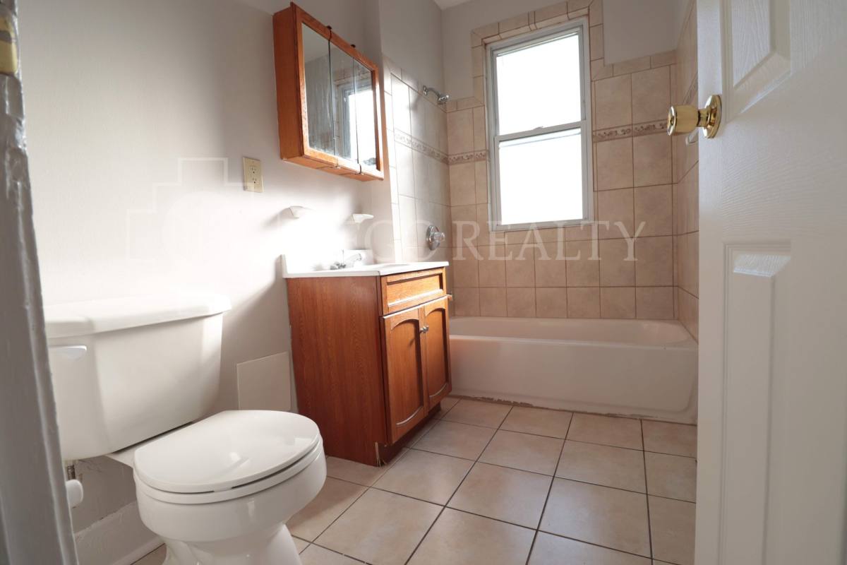 Apartment for rent at 451-455 Edgewood St, Hartford, CT 06112