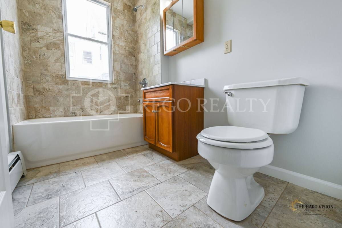 Apartment for rent at 451-455 Edgewood St, Hartford, CT 06112