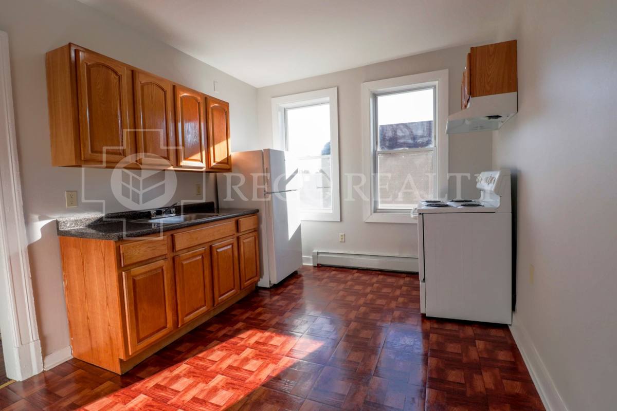 Apartment for rent at 451-455 Edgewood St, Hartford, CT 06112