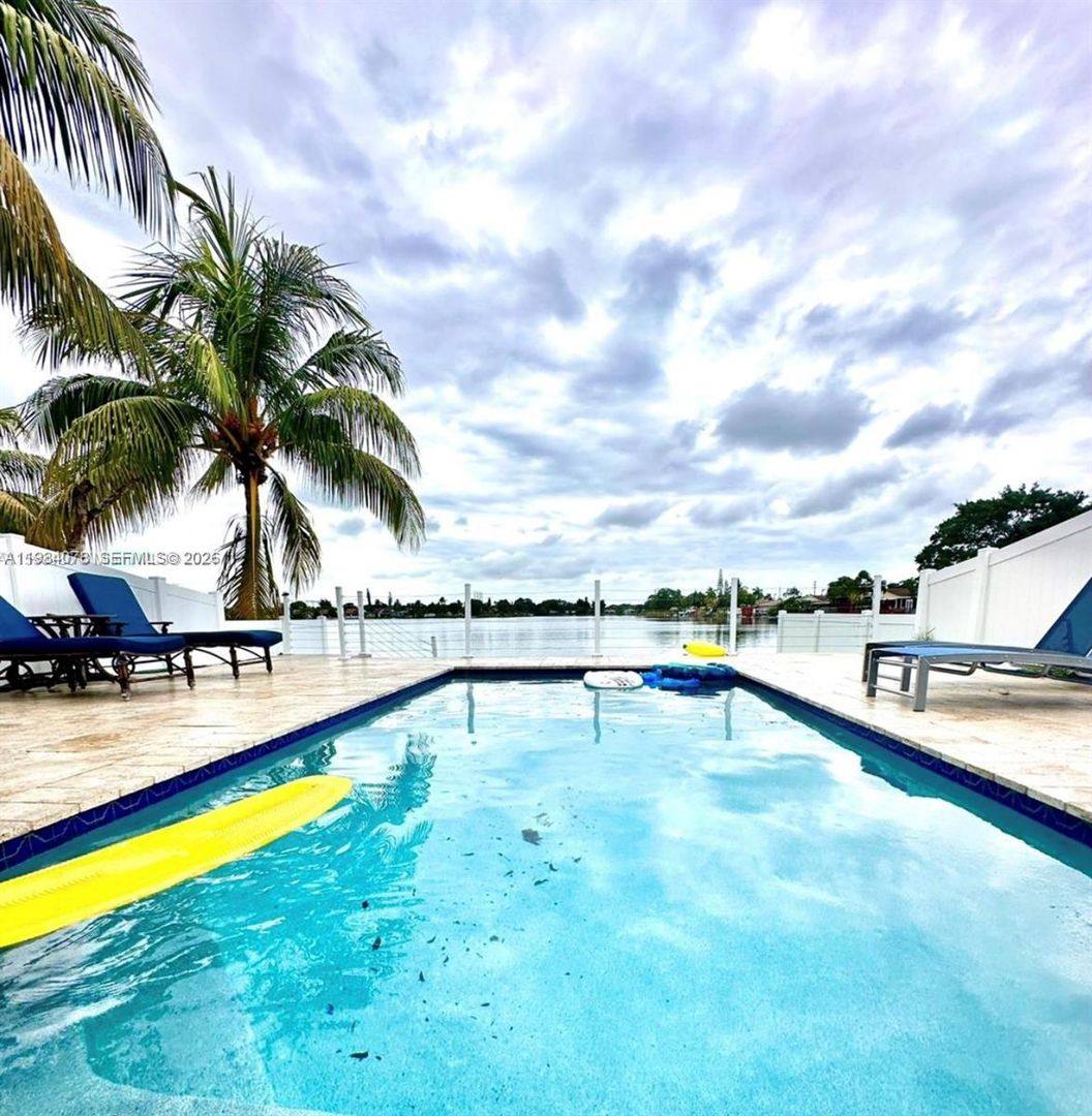 House for rent at 2431 SW 58th Manor 1-2, Fort Lauderdale, FL 33312