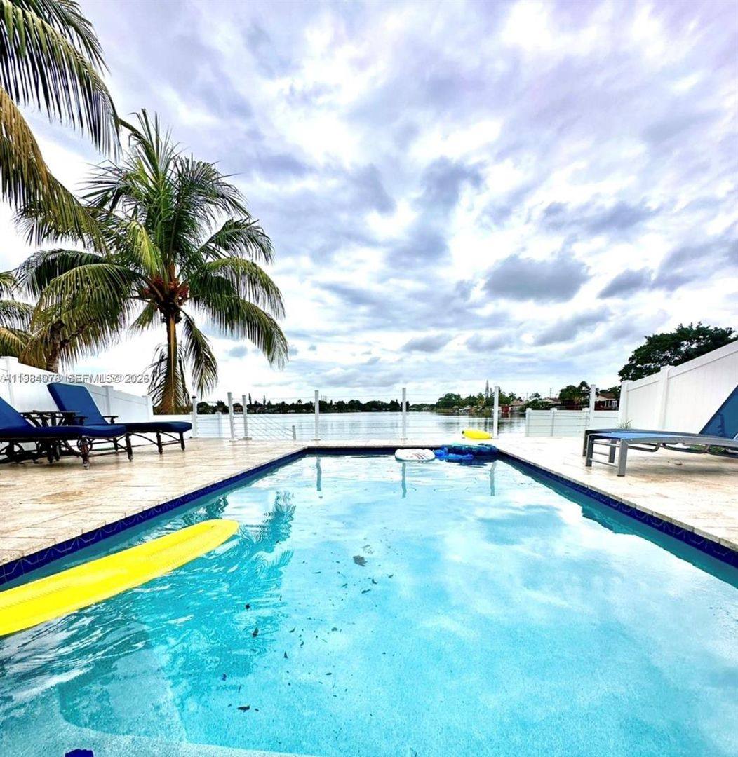 House for rent at 2431 SW 58th Manor 1-2, Fort Lauderdale, FL 33312