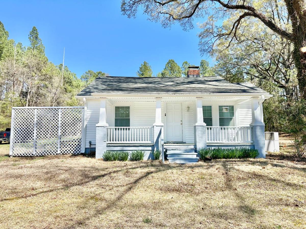 House for rent at 690 E Robertson Rd, Rock Hill, SC 29732