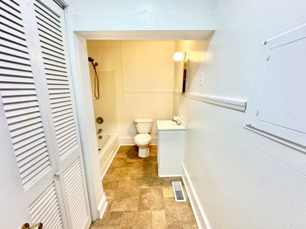 House for rent at 690 E Robertson Rd, Rock Hill, SC 29732