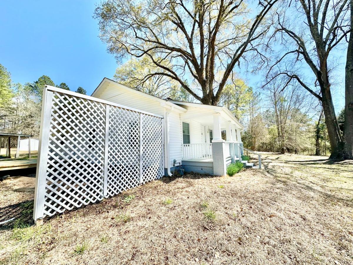 House for rent at 690 E Robertson Rd, Rock Hill, SC 29732