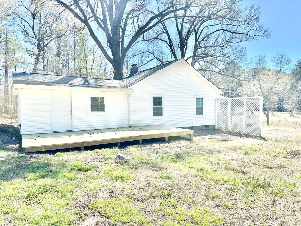 House for rent at 690 E Robertson Rd, Rock Hill, SC 29732