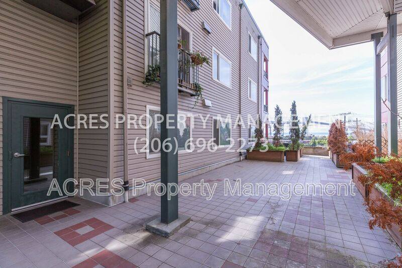 Condo for rent at 524 6th Ave W #309, Seattle, WA 98119