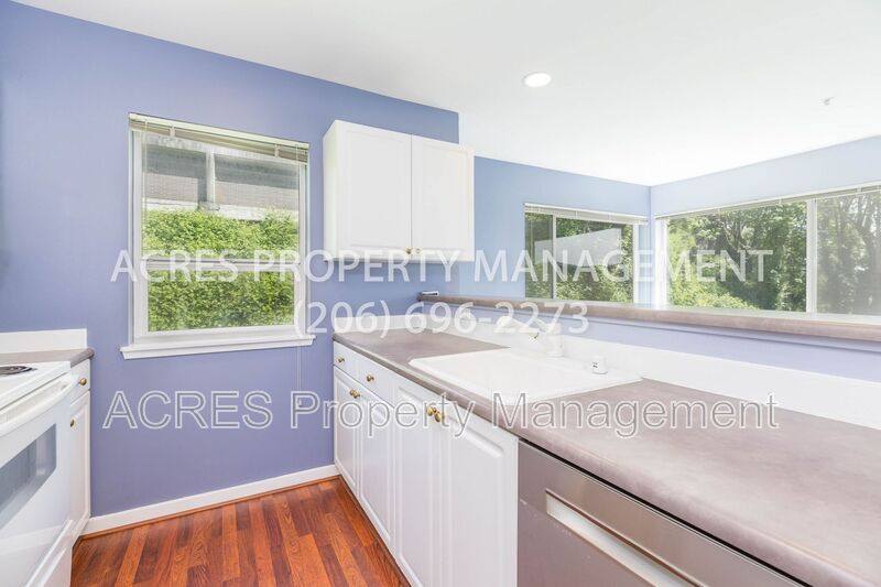 Condo for rent at 524 6th Ave W #309, Seattle, WA 98119