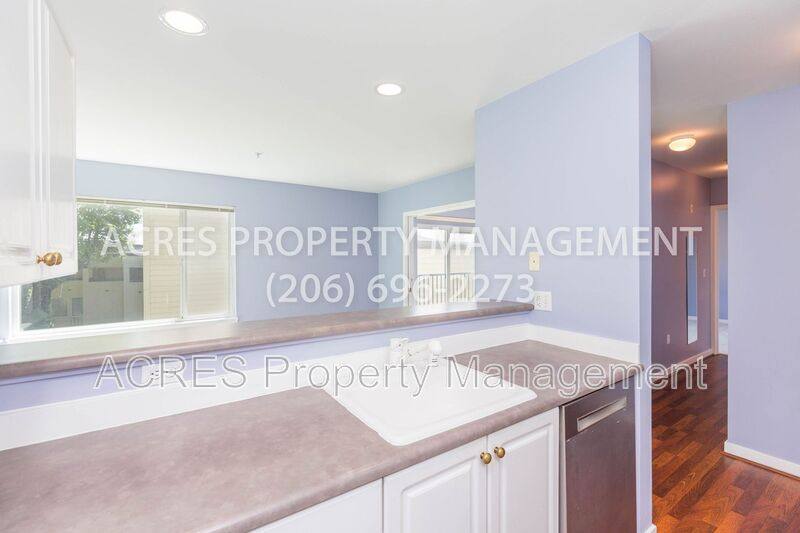 Condo for rent at 524 6th Ave W #309, Seattle, WA 98119