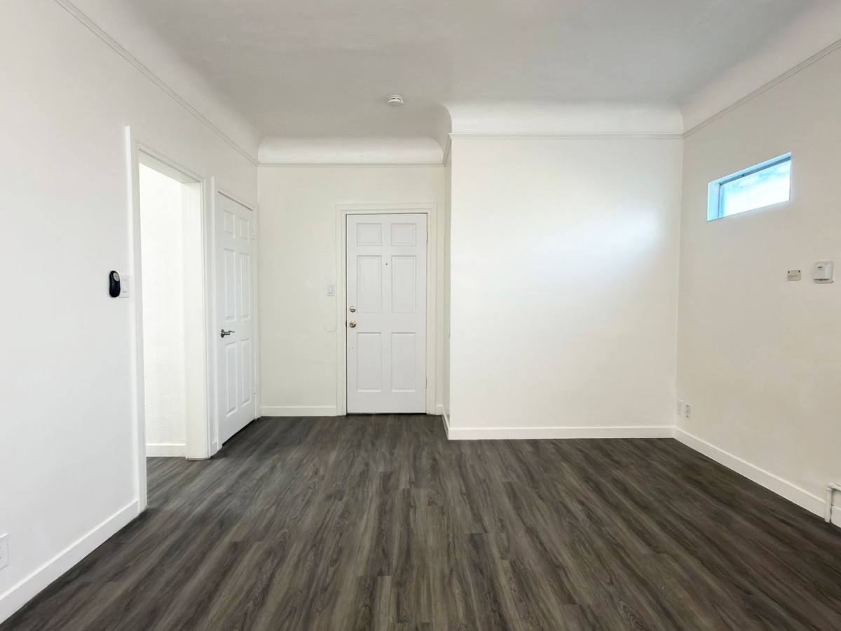 Apartment for rent at 444 Chestnut Ave, Long Beach, CA 90802