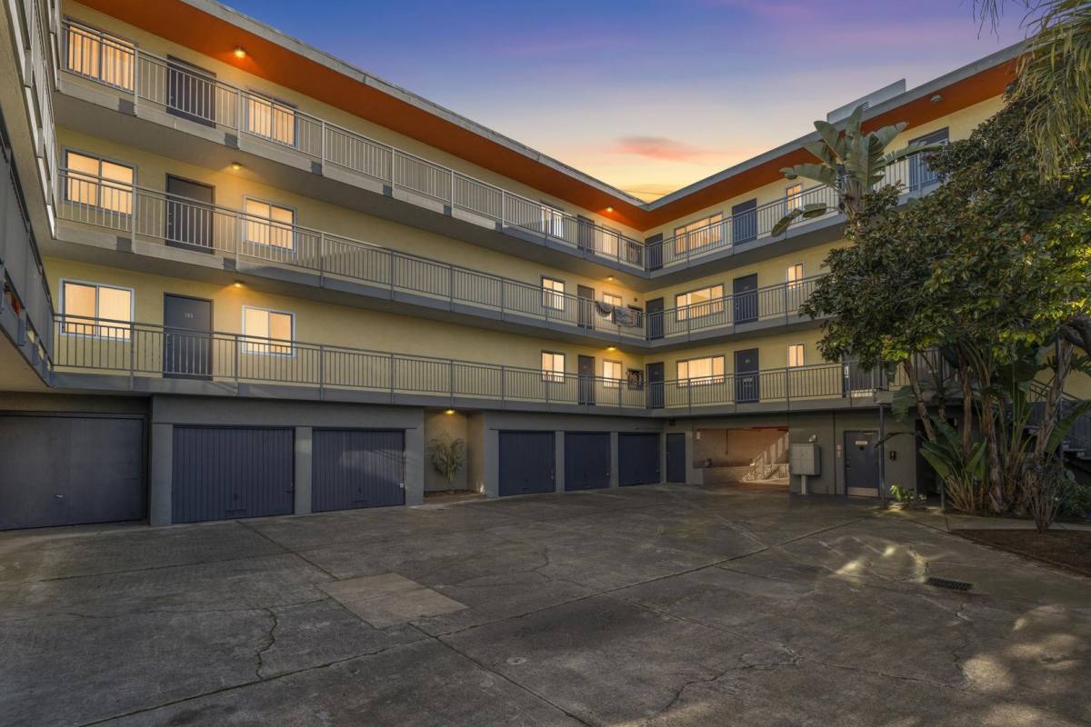 Apartment for rent at 1738 4th Ave, Oakland, CA 94606