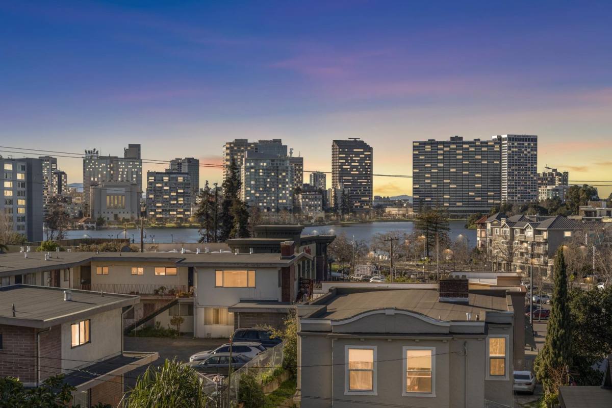 Apartment for rent at 1738 4th Ave, Oakland, CA 94606