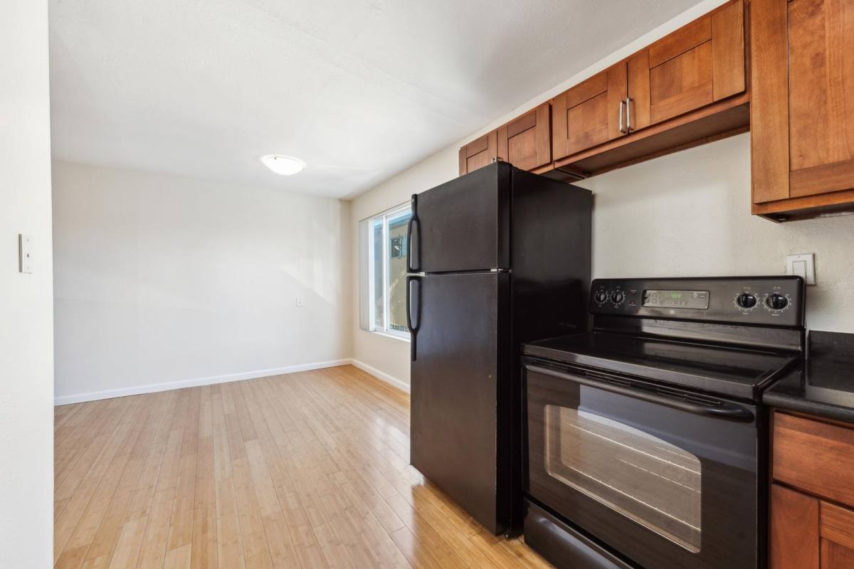 Apartment for rent at 1738 4th Ave, Oakland, CA 94606