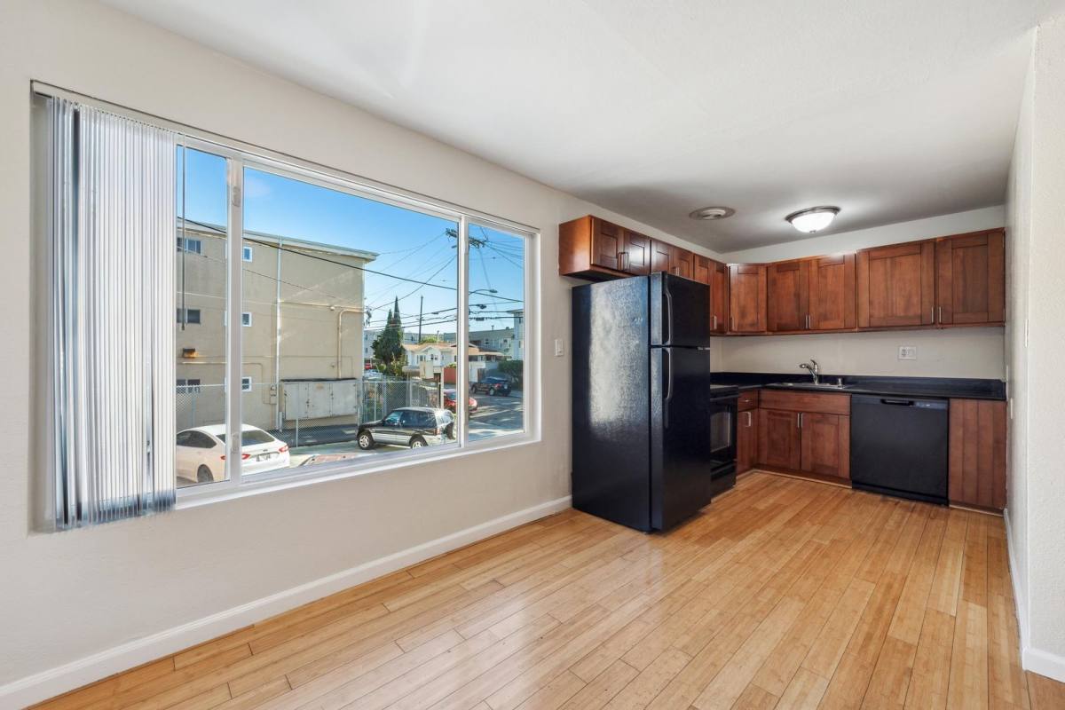 Apartment for rent at 1738 4th Ave, Oakland, CA 94606