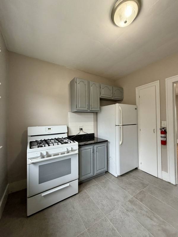 Apartment for rent at 168 Bondie St, Wyandotte, MI 48192