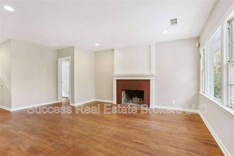 House for rent at 1840 Camellia Dr, Decatur, GA 30032