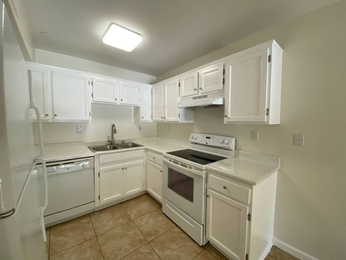Apartment for rent at 5410 - 5430 Sunny Creek Rd, Carlsbad, CA 92010