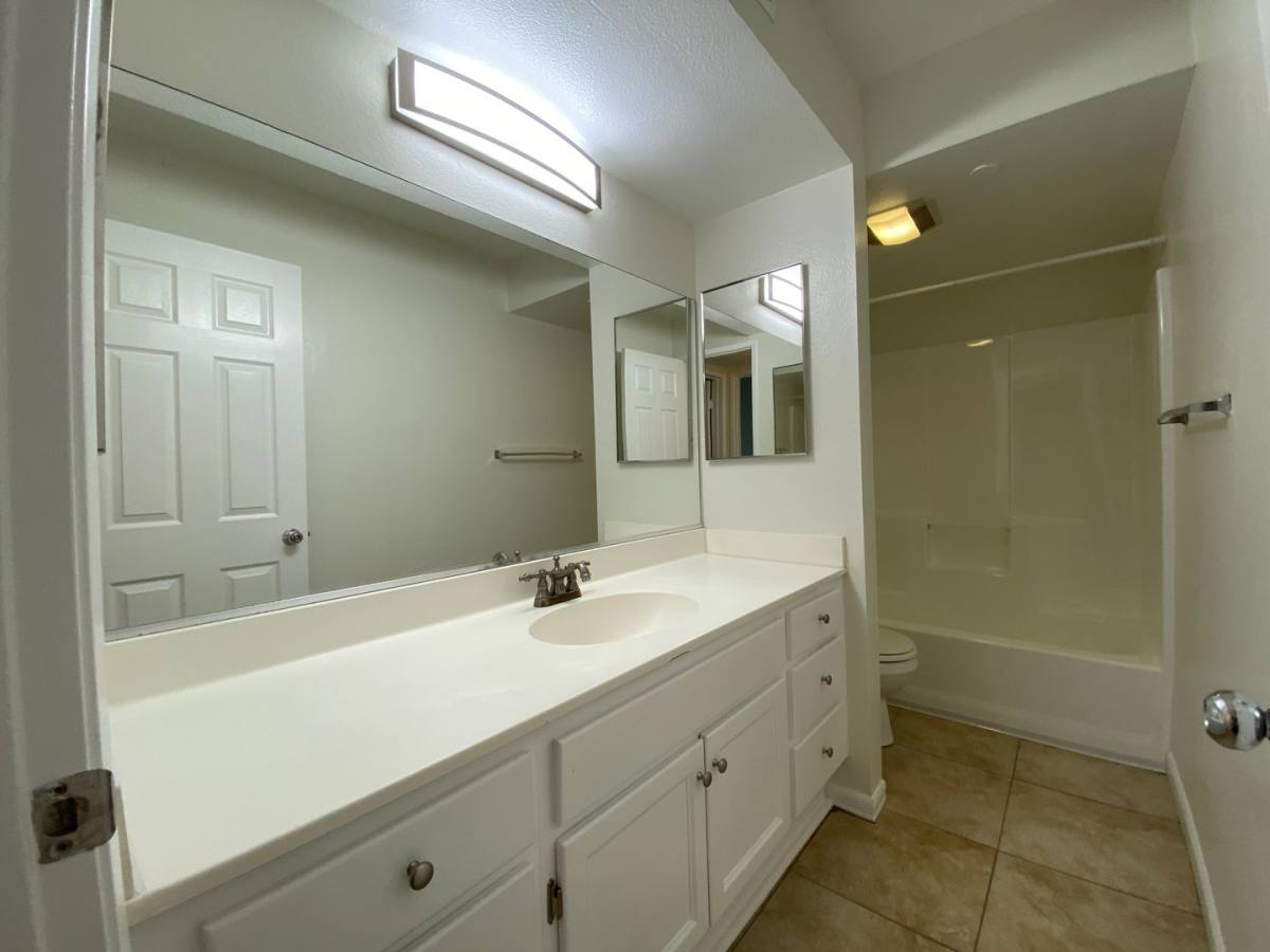 Apartment for rent at 5410 - 5430 Sunny Creek Rd, Carlsbad, CA 92010