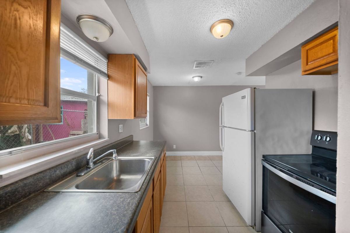 Apartment for rent at 5458-5460 5th Ave, Fort Myers, FL 33907