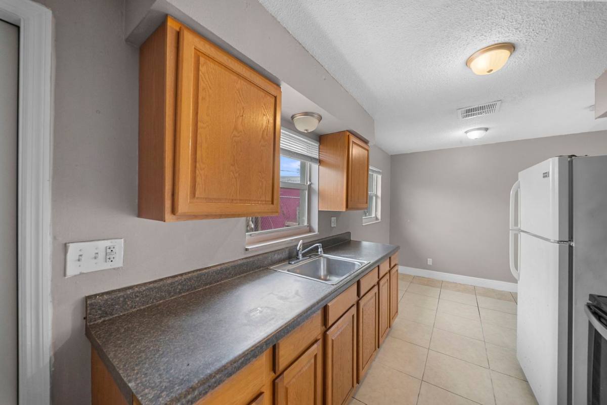 Apartment for rent at 5458-5460 5th Ave, Fort Myers, FL 33907
