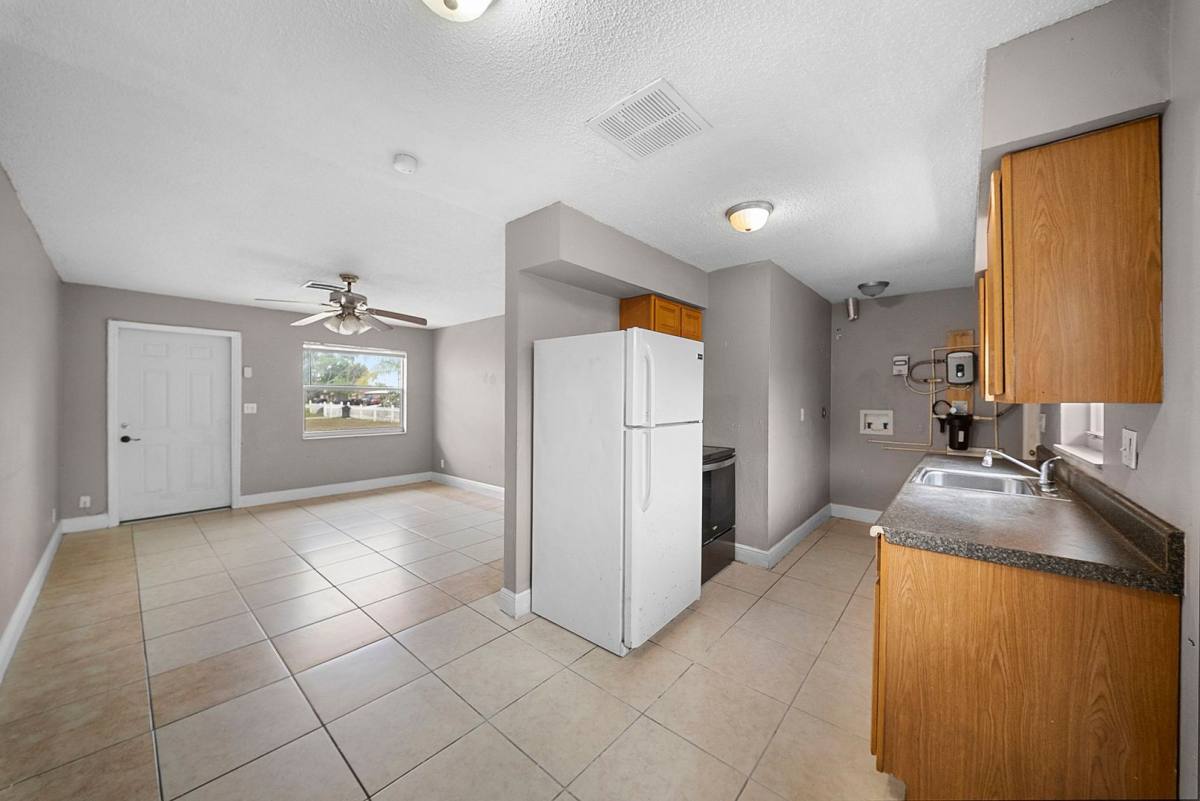 Apartment for rent at 5458-5460 5th Ave, Fort Myers, FL 33907