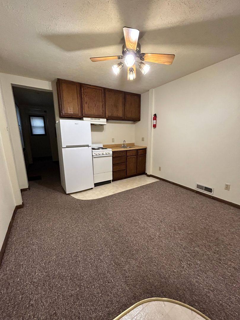 Apartment for rent at 1502 Madison St, La Crosse, WI 54601